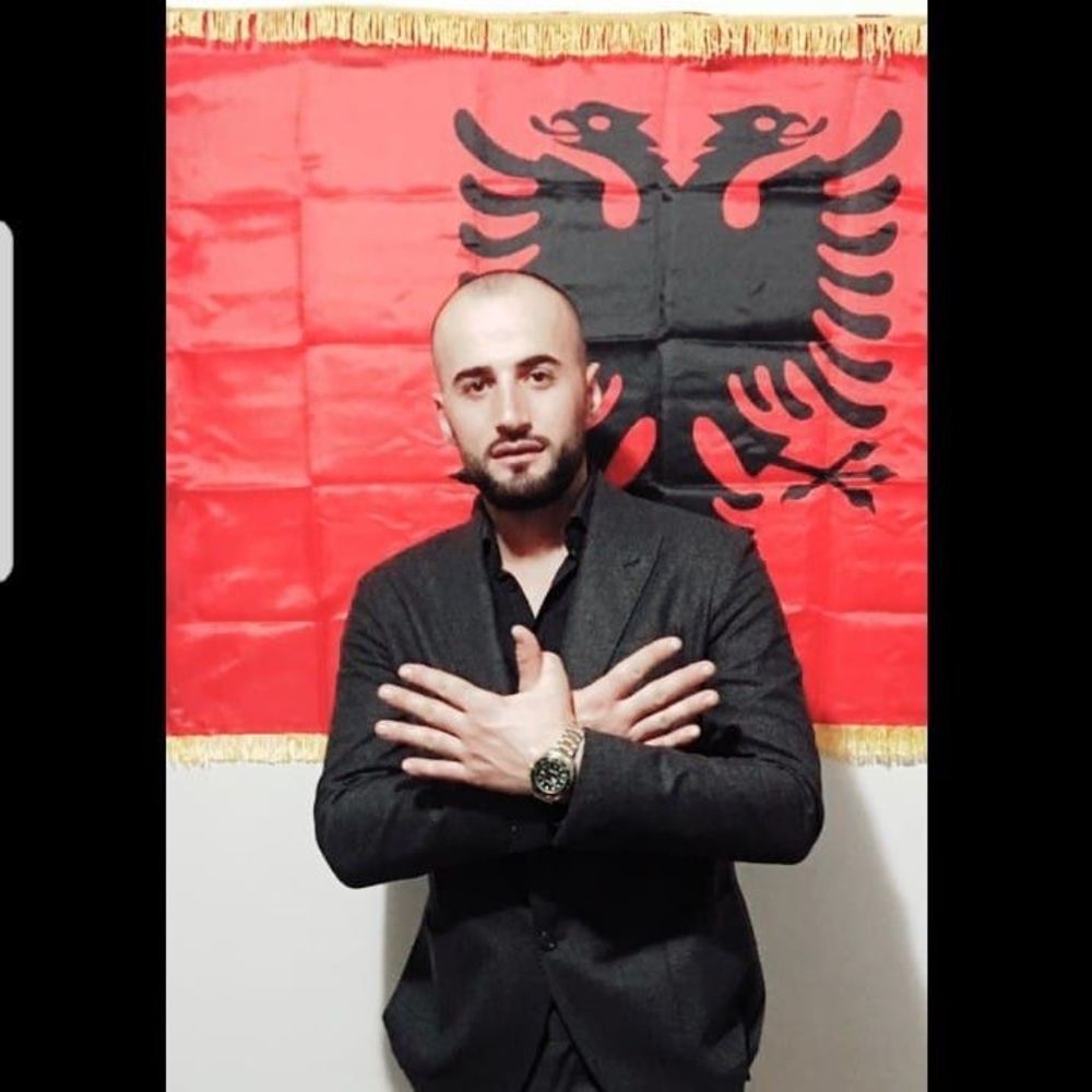 Meet your Posher, Gentjan